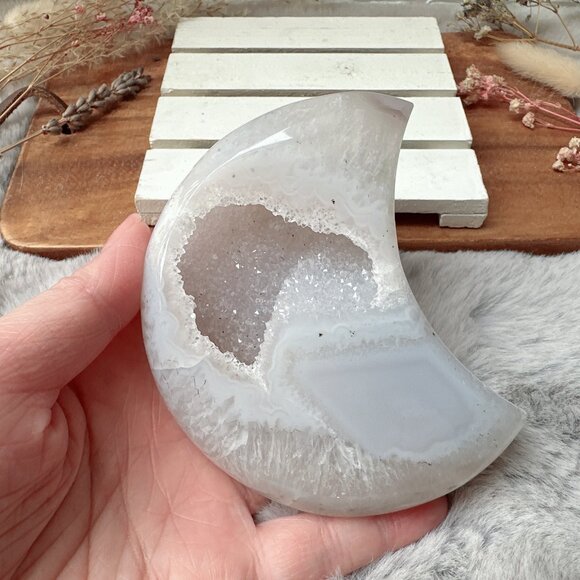 Gorgeous Agate with Druzy Moon Carving - Picture 6 of 7